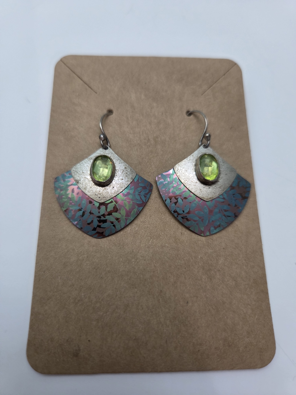 Green Stone Fan-Shaped Drop Earrings with Iridescent Detail - Women Jewelry